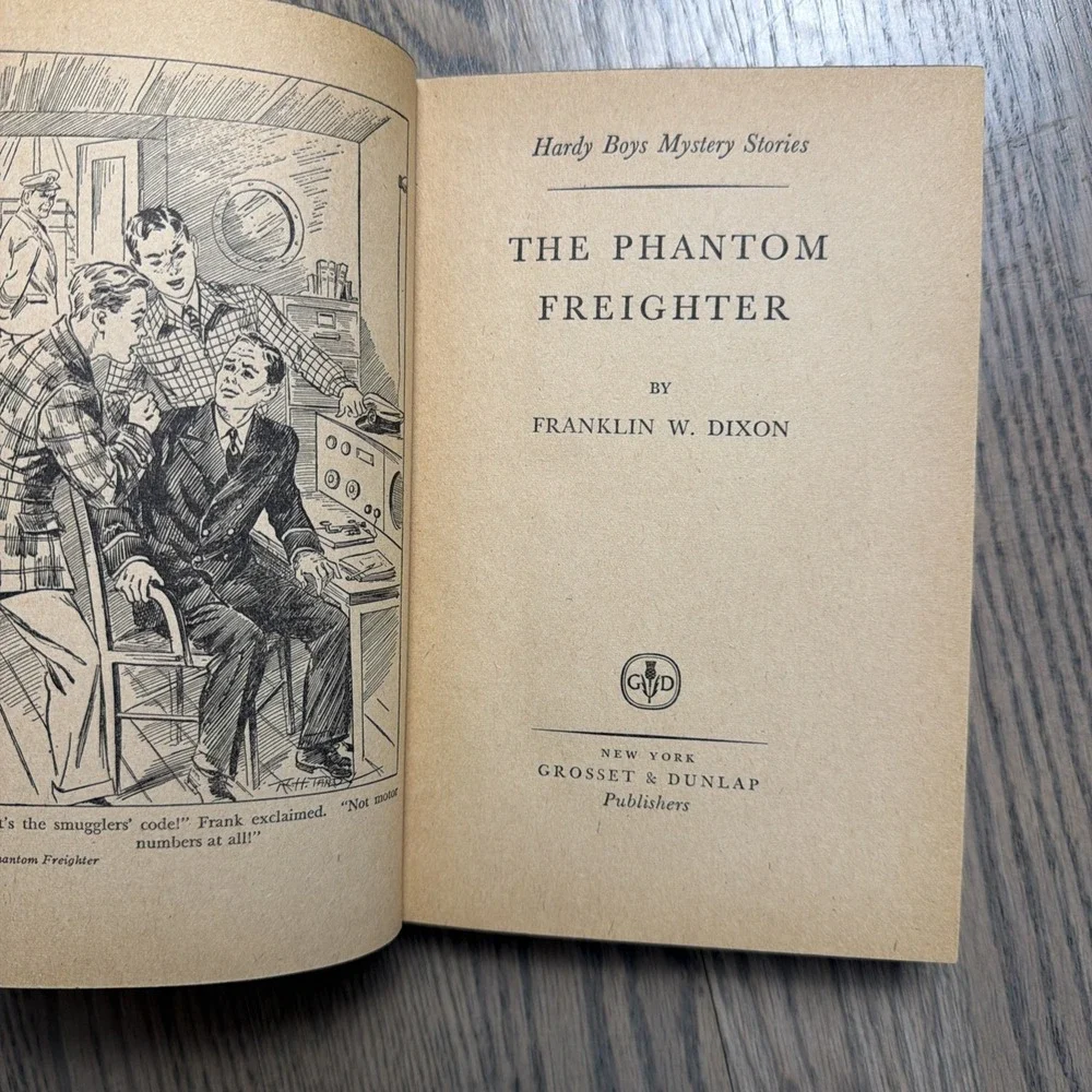 The Hardy Boys‎ #26 The Phantom Freighter Dixon Grosset Tweed Brown HC 1947